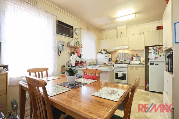 51 Chestnut Road, DOVETON VIC 3177, Image 2