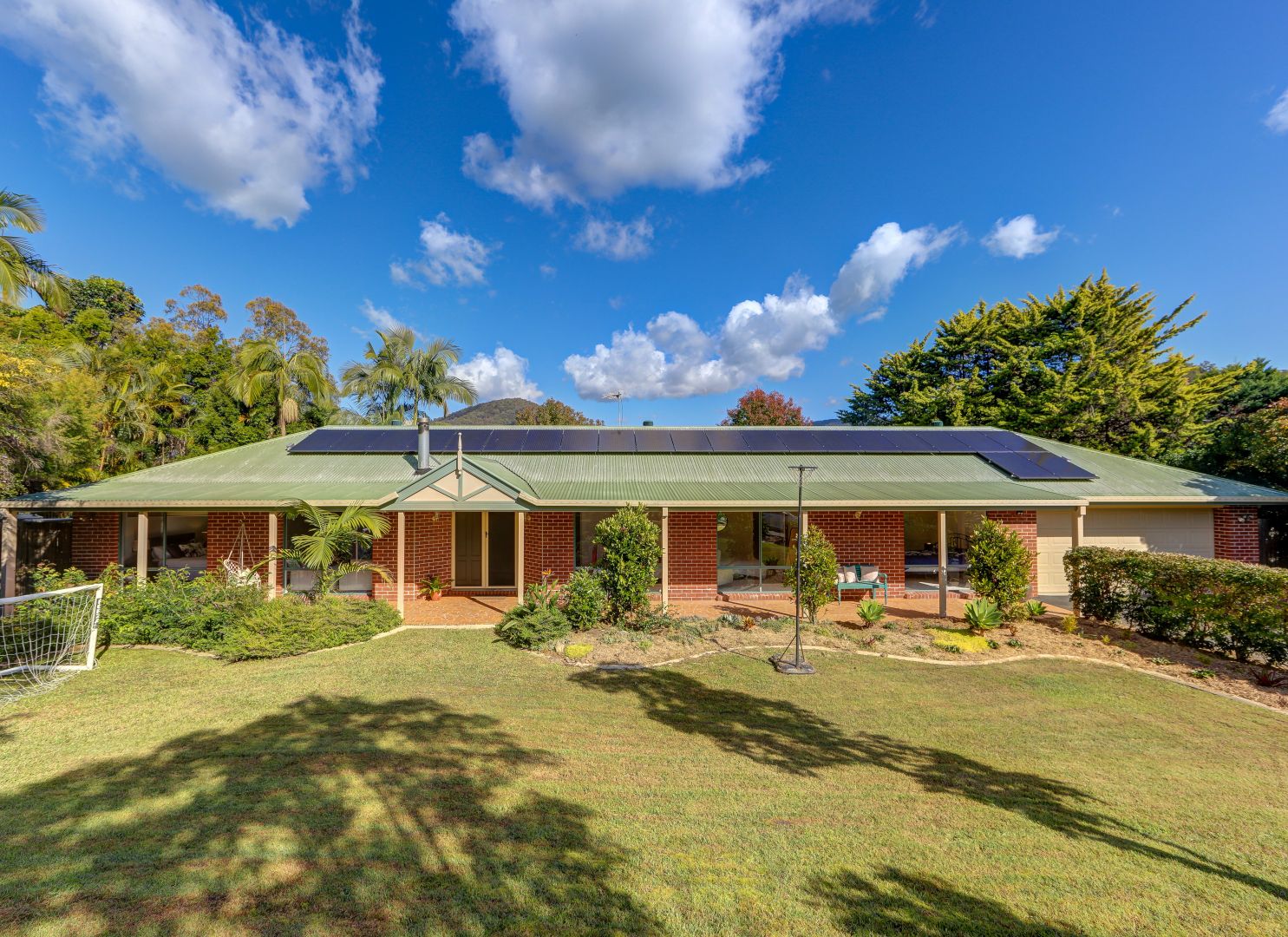 1 Milkbush Court, Bonogin QLD 4213, Image 1