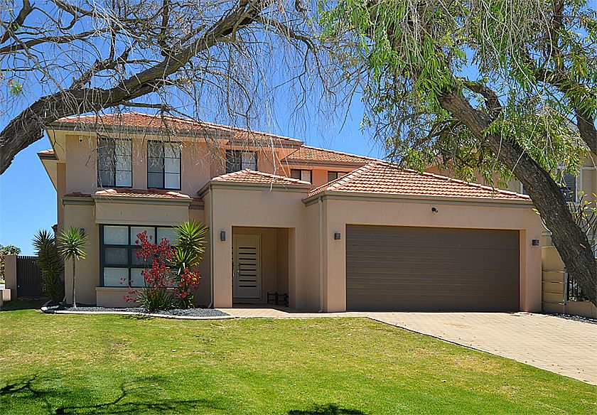 5 bedrooms House in 128 Daly Street BELMONT WA, 6104