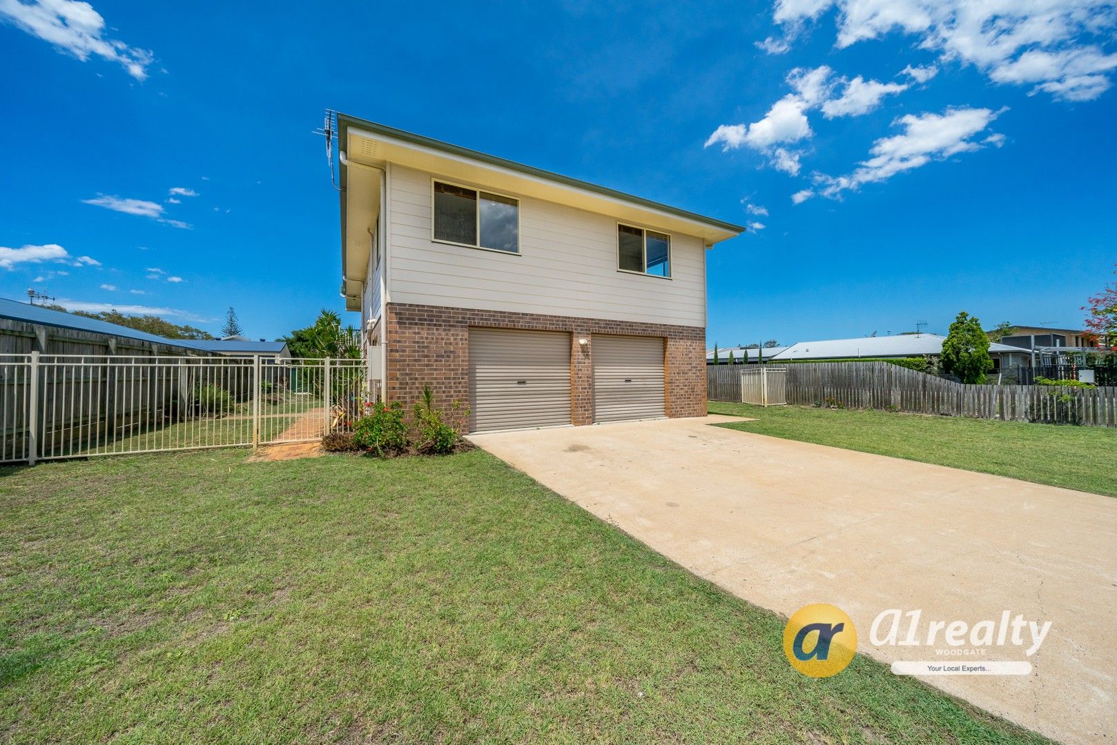 4 bedrooms House in 8 Willow Ct WOODGATE QLD, 4660