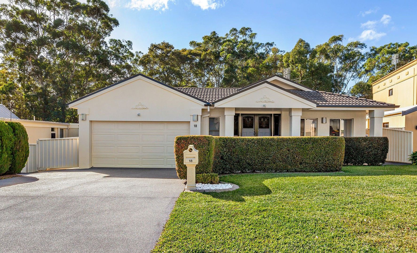 4 bedrooms House in 18 Condor Circuit LAMBTON NSW, 2299