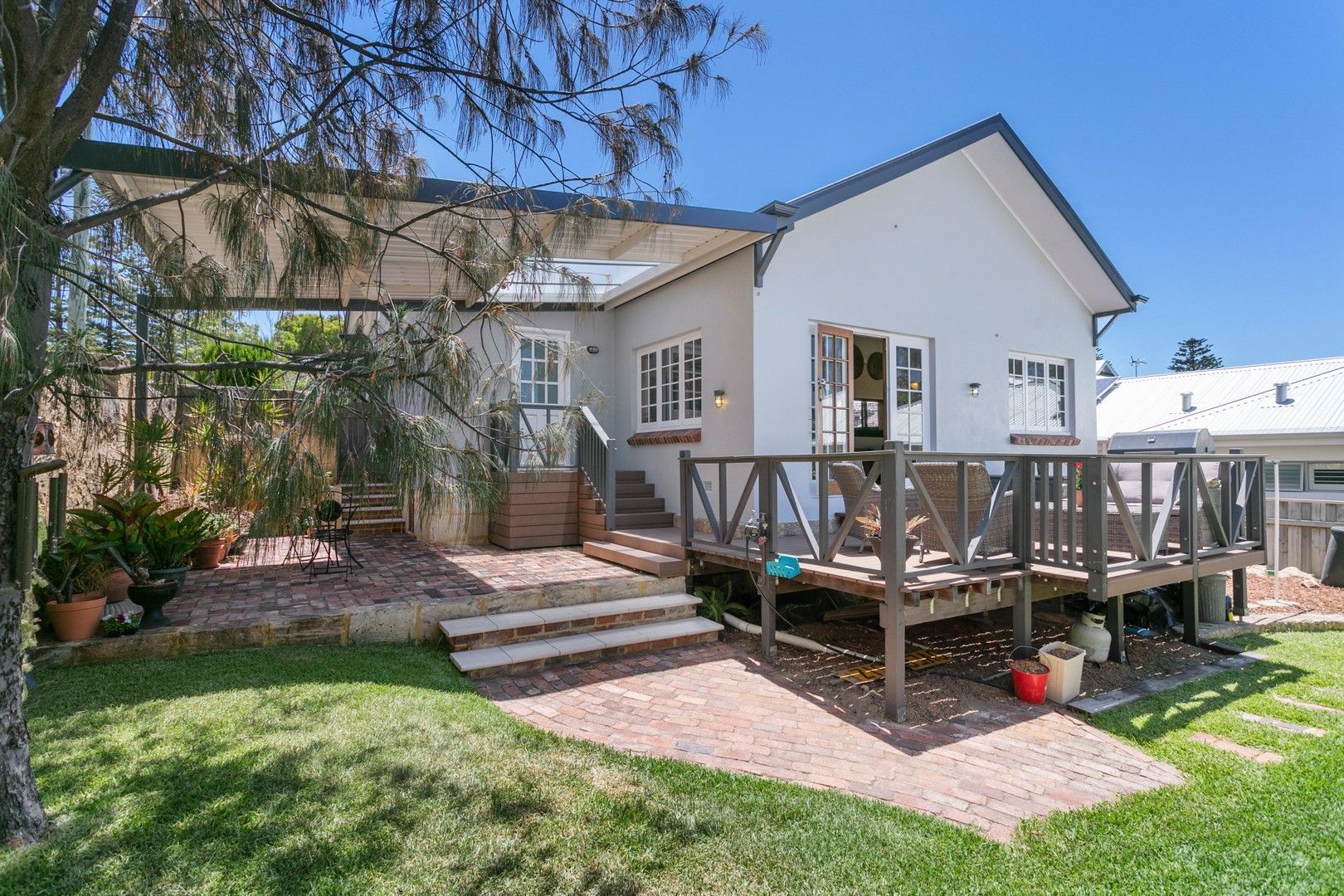 4 bedrooms House in 1 Athelstan Road COTTESLOE WA, 6011