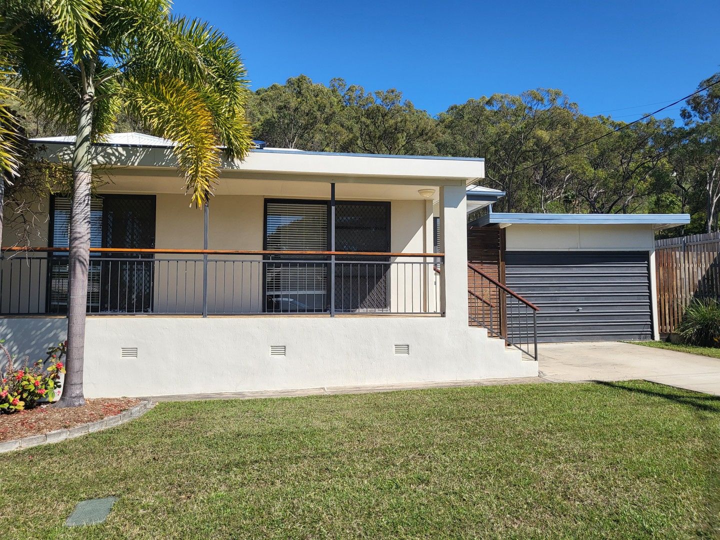 2 bedrooms House in 191 Oaka Street SOUTH GLADSTONE QLD, 4680