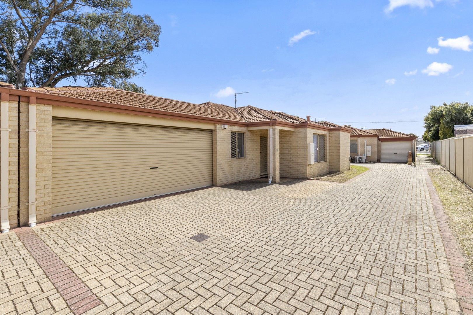 4 bedrooms House in 93B Wellington Road DIANELLA WA, 6059