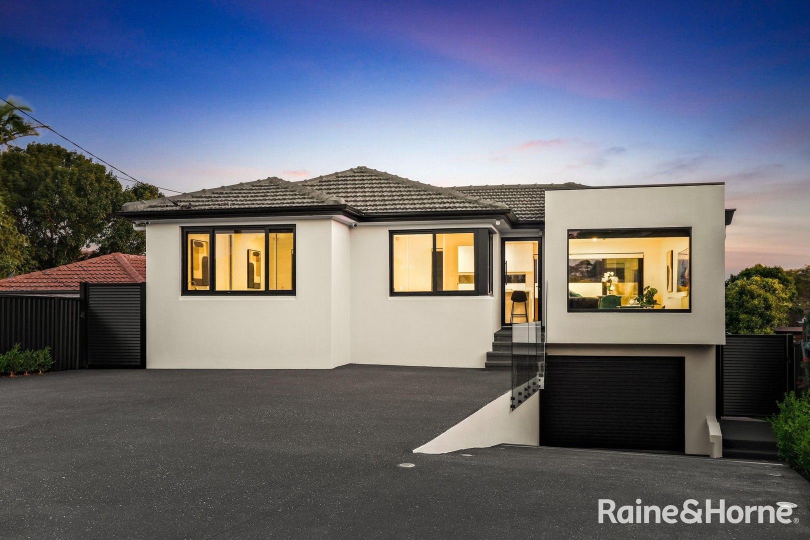 5 bedrooms House in 6 Katrina Place ROSELANDS NSW, 2196