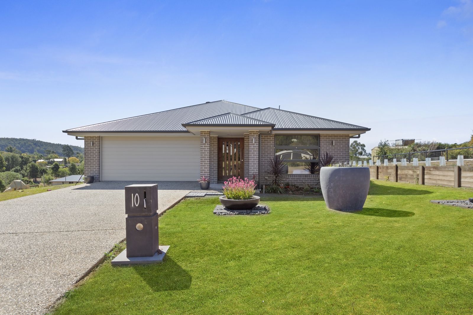 10 Karene Court, Withcott QLD 4352, Image 0