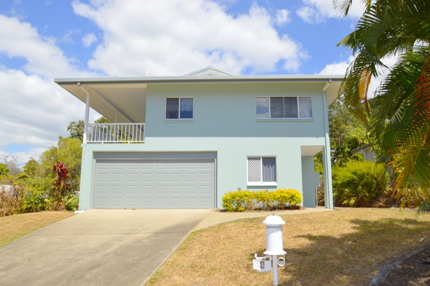 4 Hermes Close, Mooroobool QLD 4870