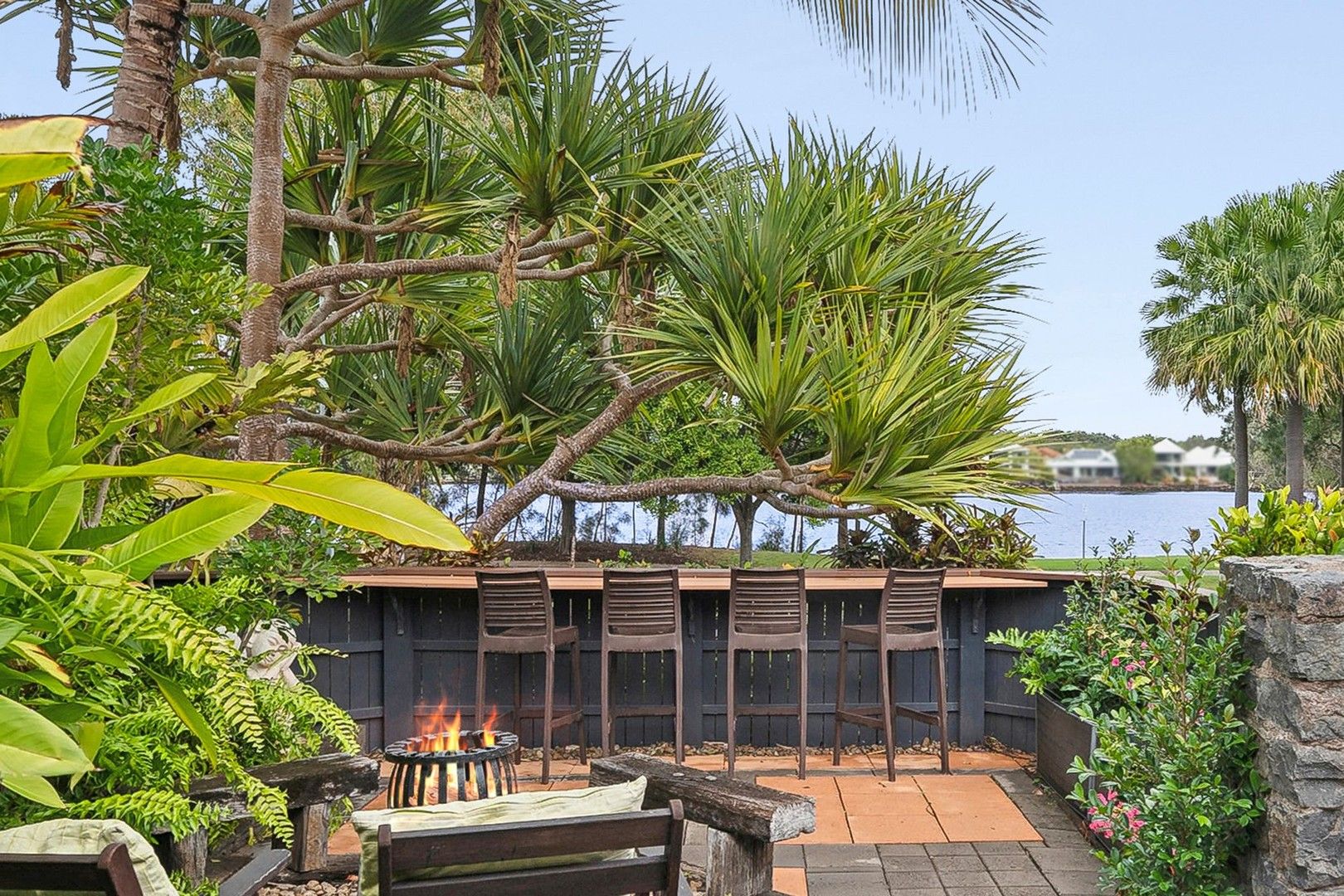 4 bedrooms House in 35 Lake View Drive TWIN WATERS QLD, 4564