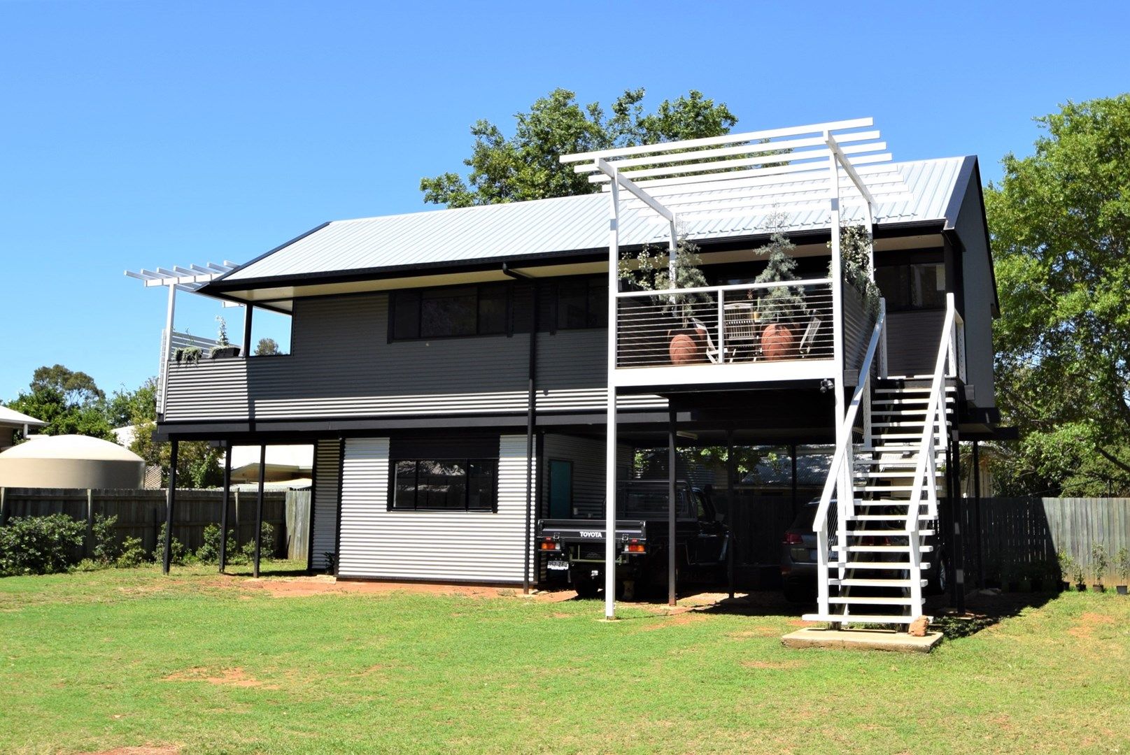 2 bedrooms House in 24 Francis Terrace ESK QLD, 4312