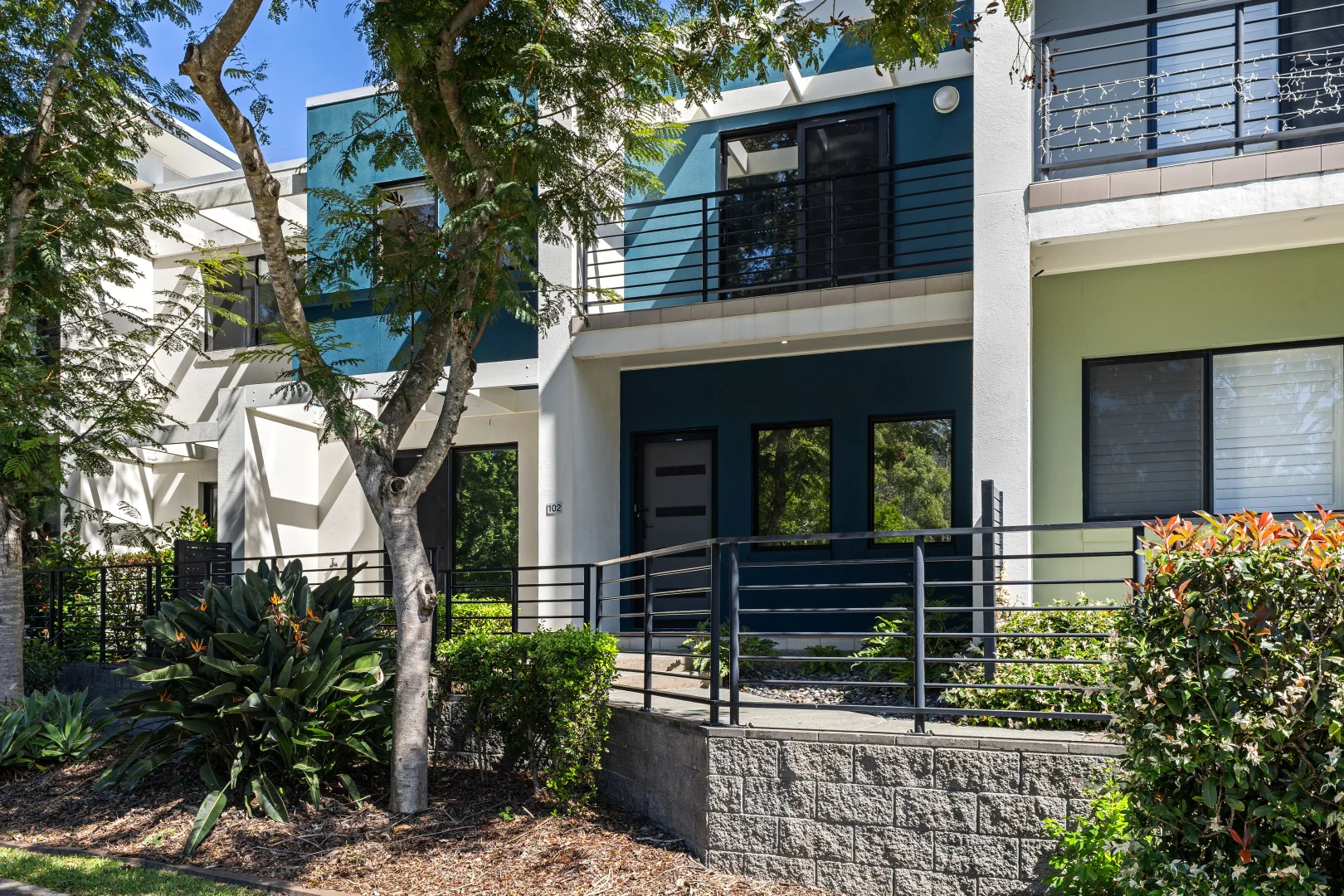 102/16 Surbiton Ct, Carindale QLD 4152