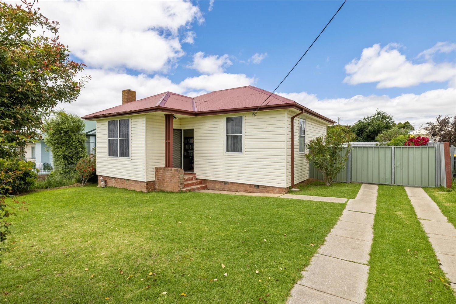 14 Darcy Crescent, Goulburn NSW 2580, Image 2