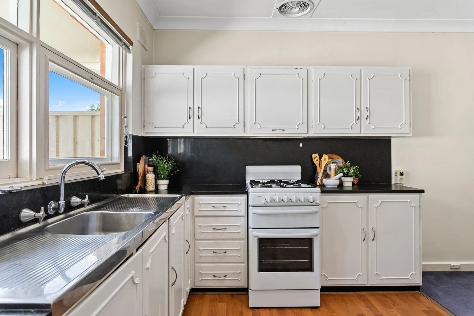 Additional image 3 of 6/1 Giles Avenue, Glenelg SA 5045