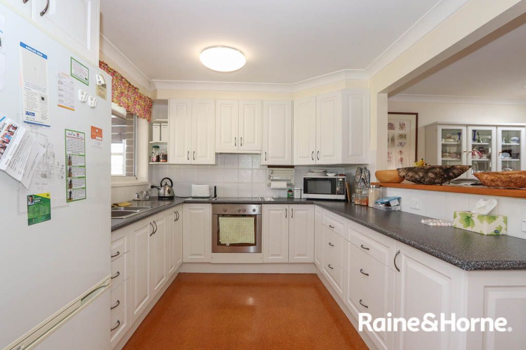 12 Jamison Place, Windradyne NSW 2795, Image 2