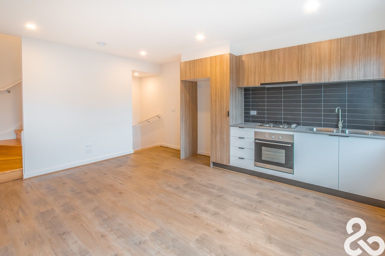2 bedrooms Apartment / Unit / Flat in 4/45 Edwardes Street RESERVOIR VIC, 3073