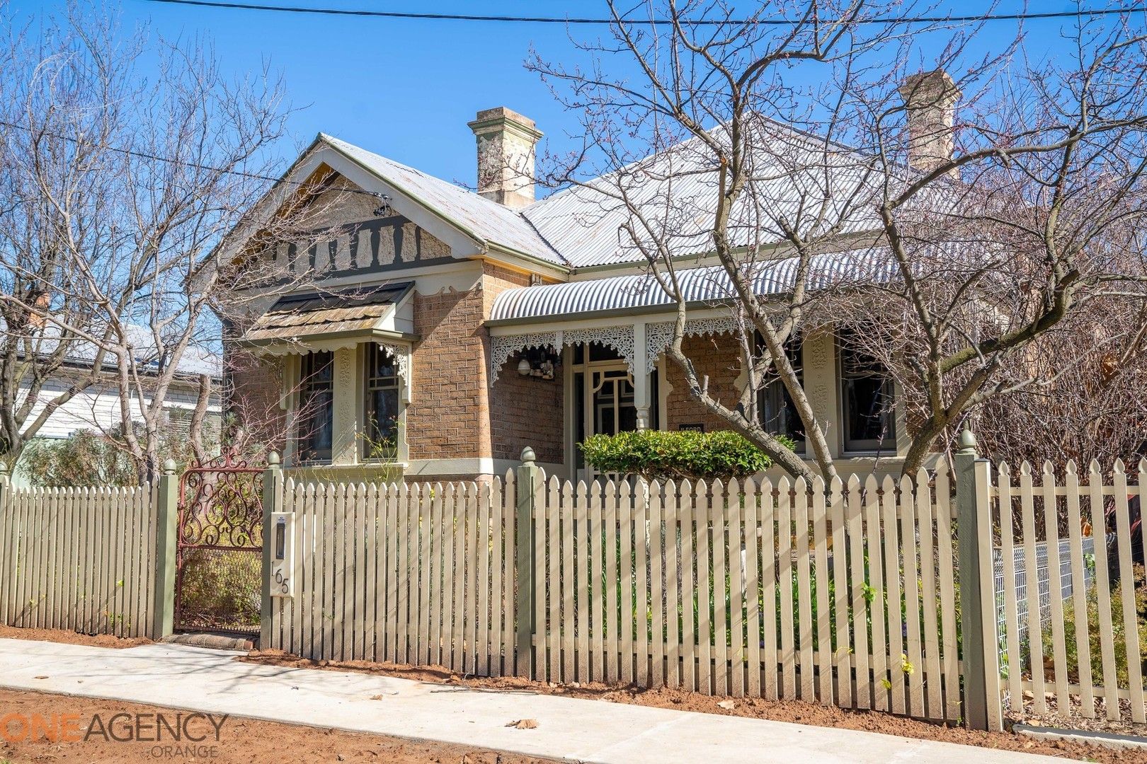 5 bedrooms House in 165 McLachlan Street ORANGE NSW, 2800