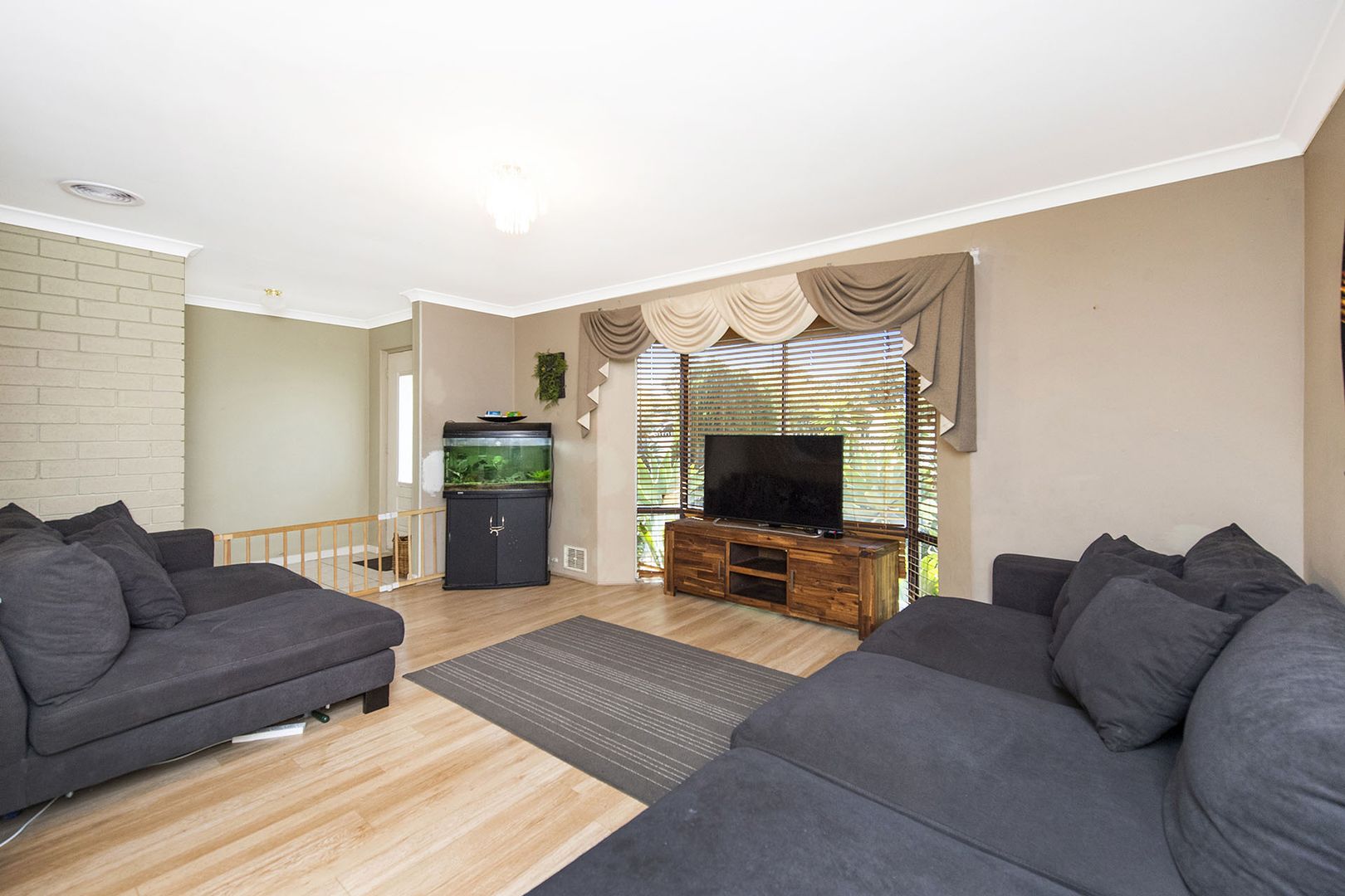 9 Warnbro Sound Avenue, Warnbro WA 6169, Image 2