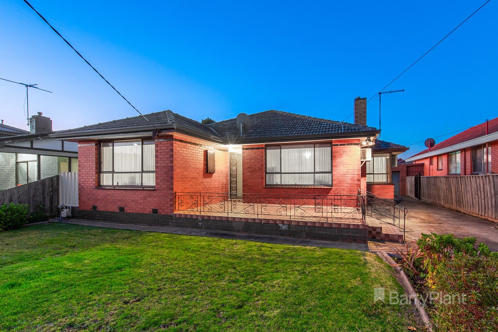 3 bedrooms House in 4 Shirley Street ST ALBANS VIC, 3021
