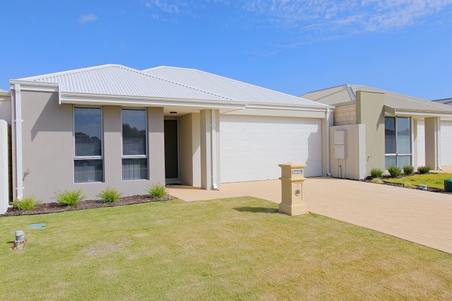 3 bedrooms House in 3 Waterview Way SINGLETON WA, 6175