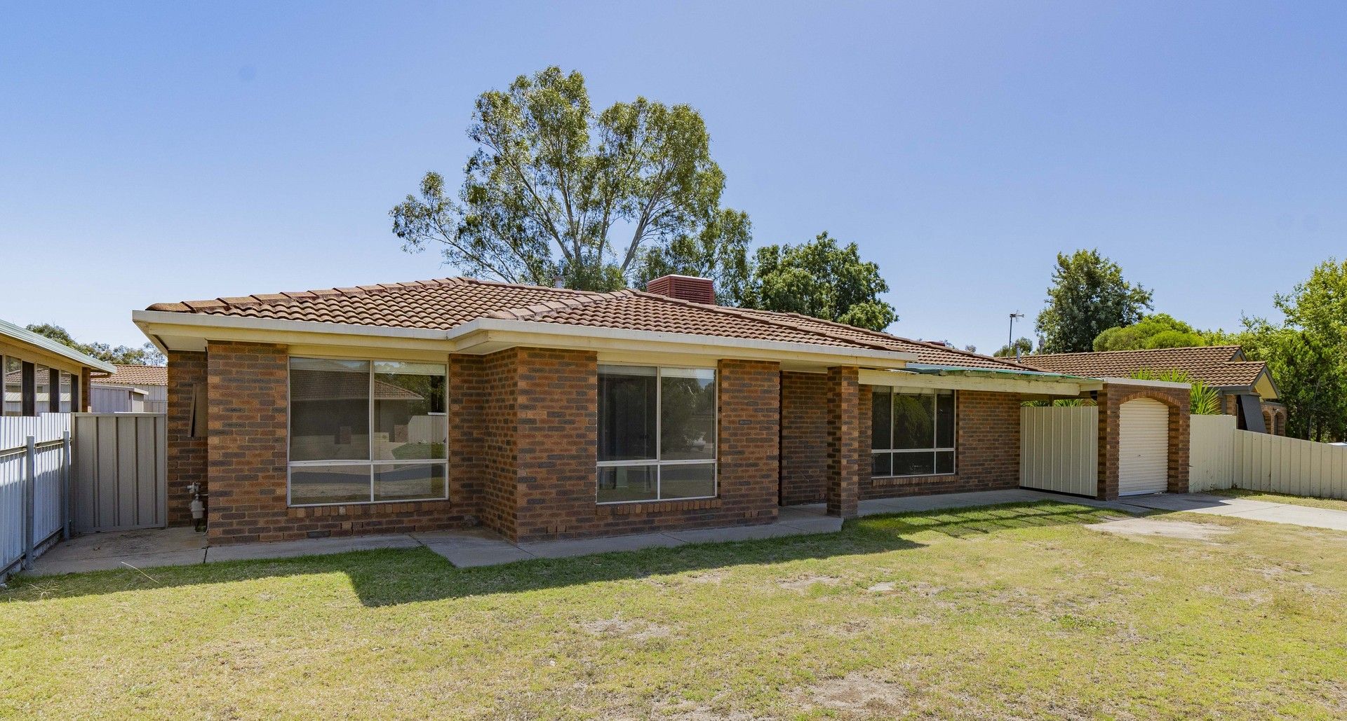 2 Gunyah Place, Glenfield Park NSW 2650, Image 0