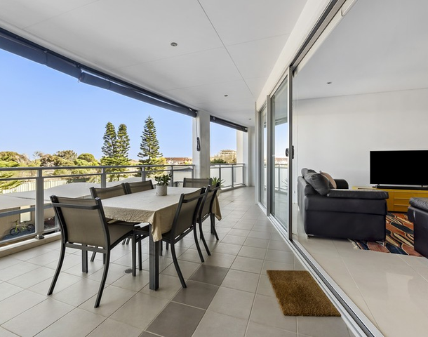 4/52 Rollinson Road, North Coogee WA 6163