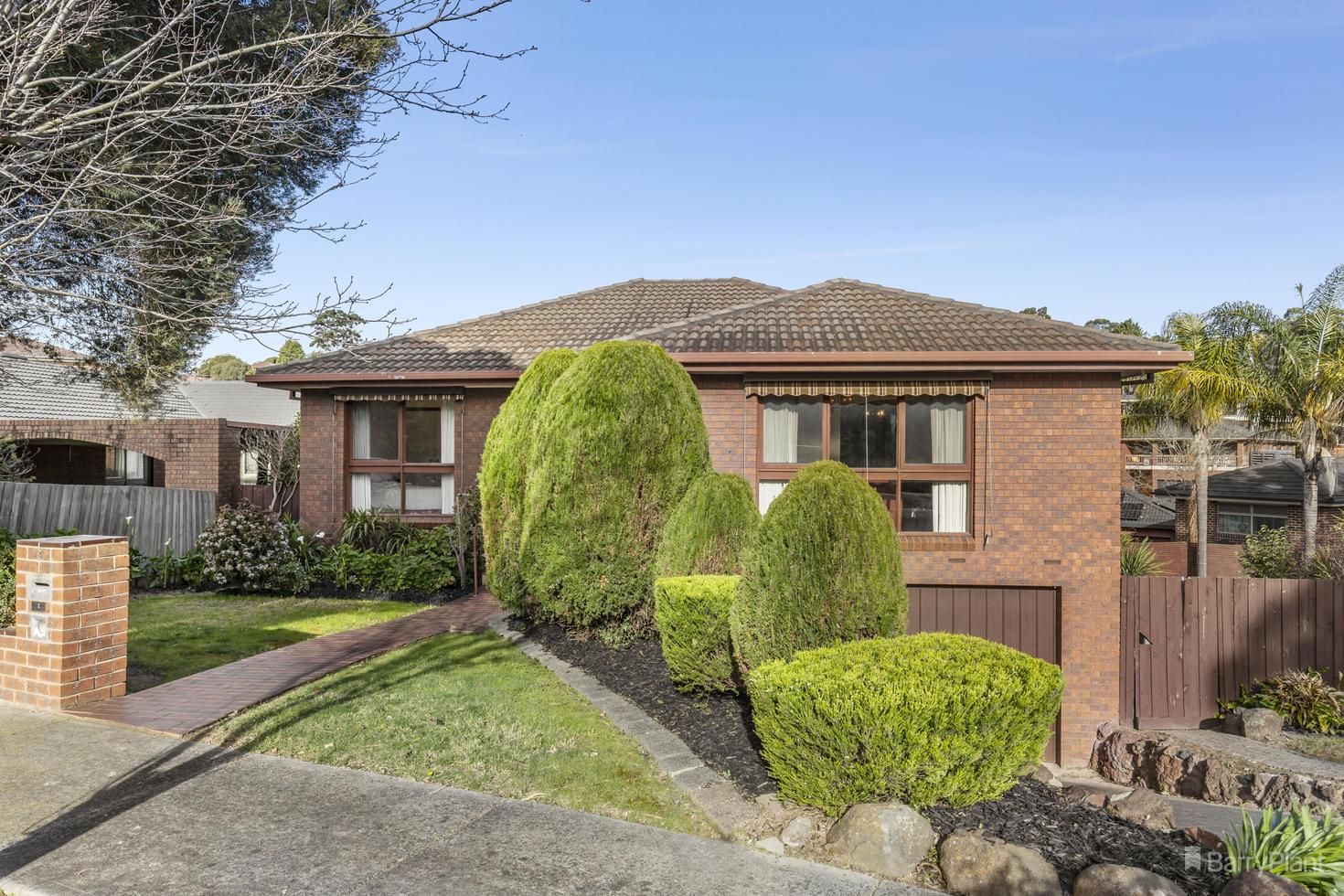 5 bedrooms House in 16 Amberwood Court TEMPLESTOWE VIC, 3106