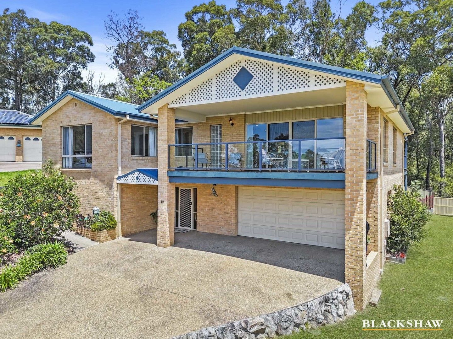 4 bedrooms House in 19 Jarrah Way MALUA BAY NSW, 2536