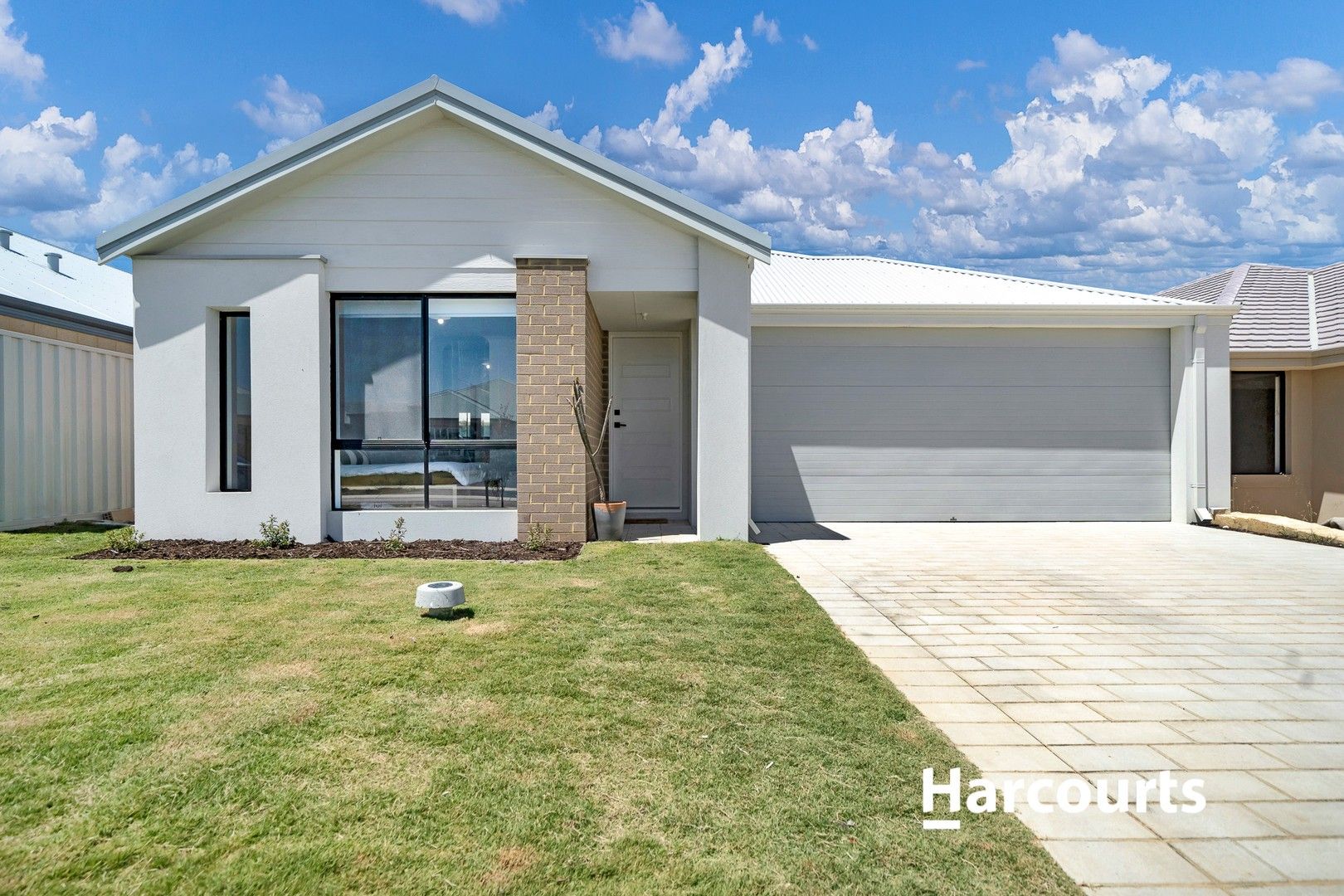 4 bedrooms House in 20 Kimolos Way ALKIMOS WA, 6038