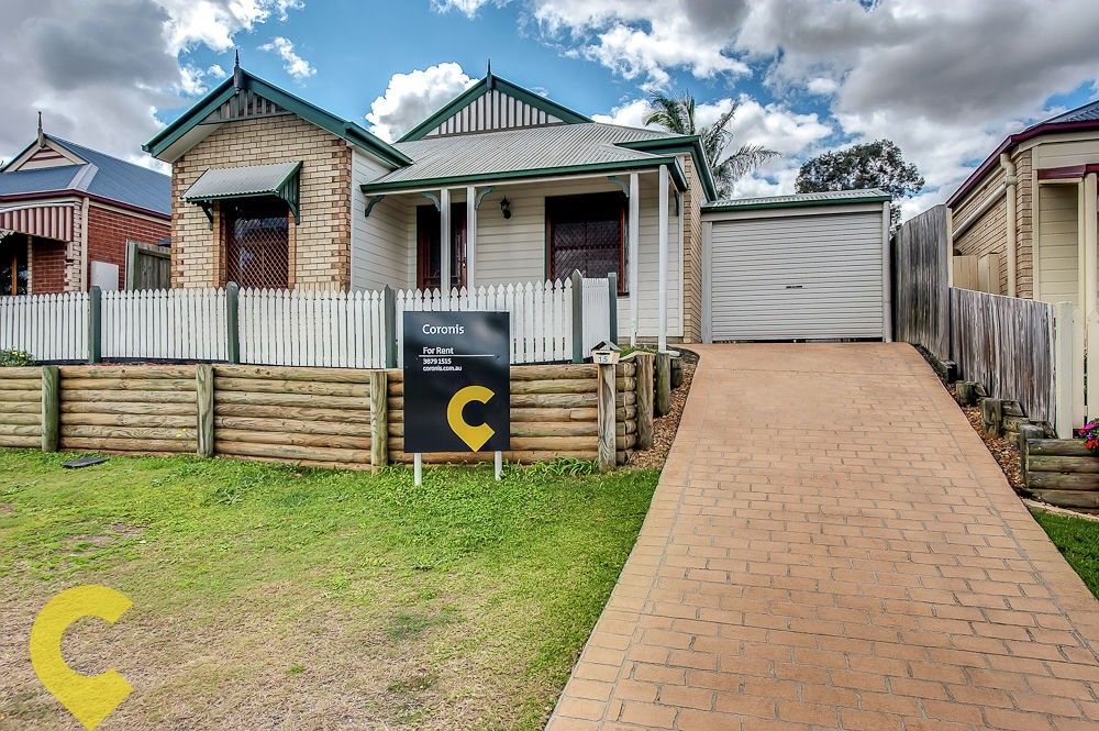 3 bedrooms House in 15 Chevron Close FOREST LAKE QLD, 4078