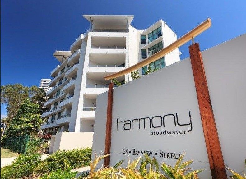 2 bedrooms Apartment / Unit / Flat in 6a/20 Bayview Street RUNAWAY BAY QLD, 4216
