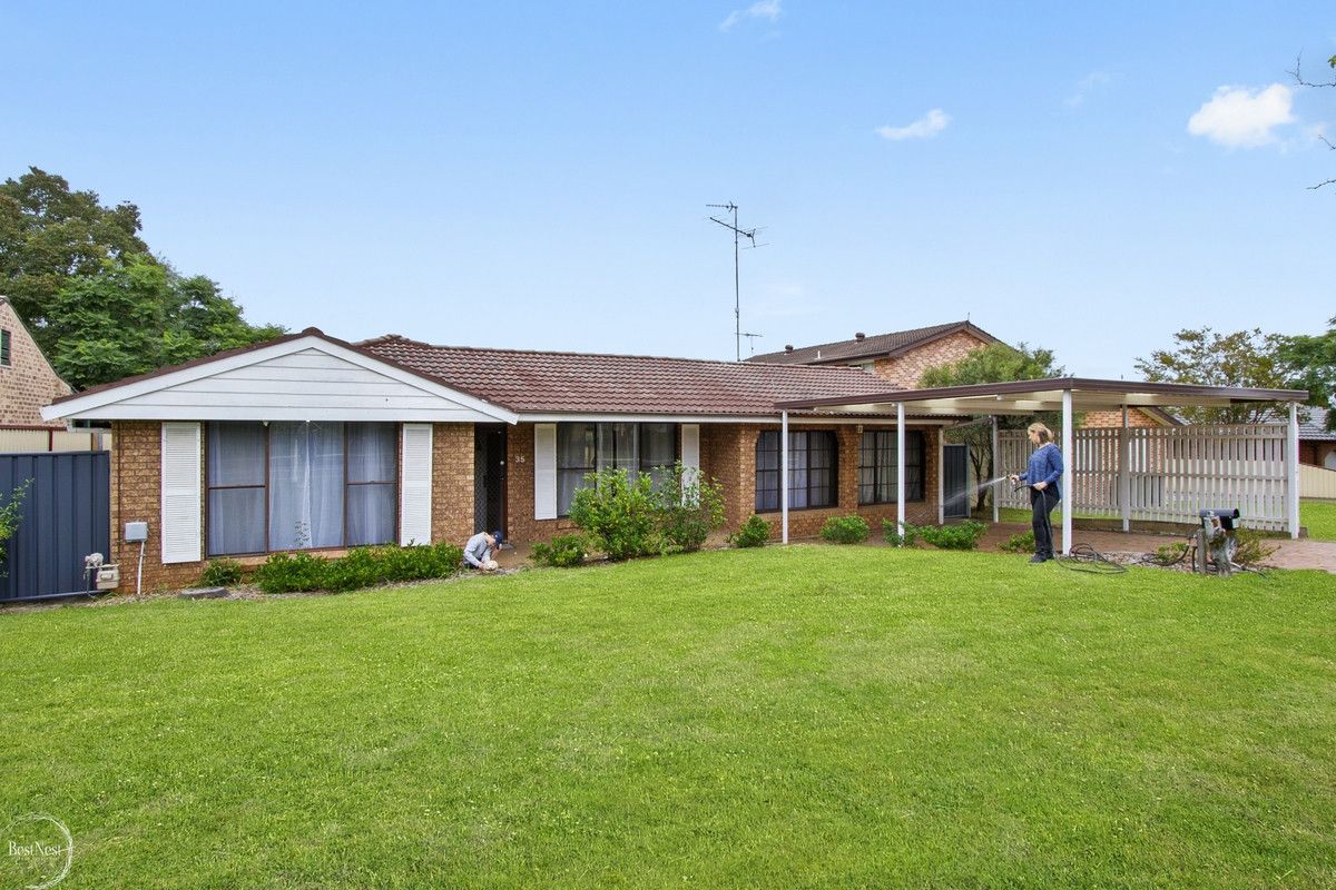 4 bedrooms House in 35 Woods Road SOUTH WINDSOR NSW, 2756
