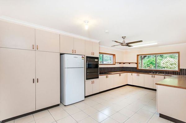 2/16 Baronia Crescent, Holloways Beach QLD 4878, Image 2