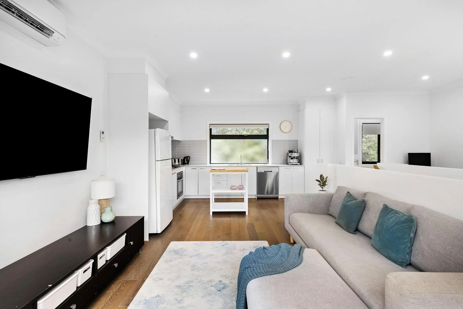 Additional image 3 of 2/39 McEwan Road, Heidelberg Heights VIC 3081