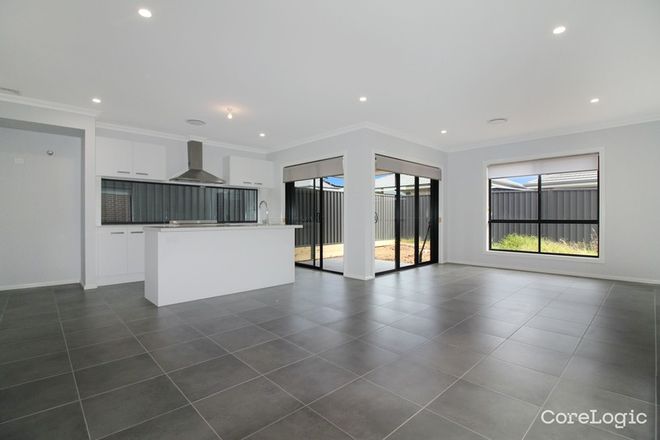 Picture of 37 Swallow Loop, ORAN PARK NSW 2570