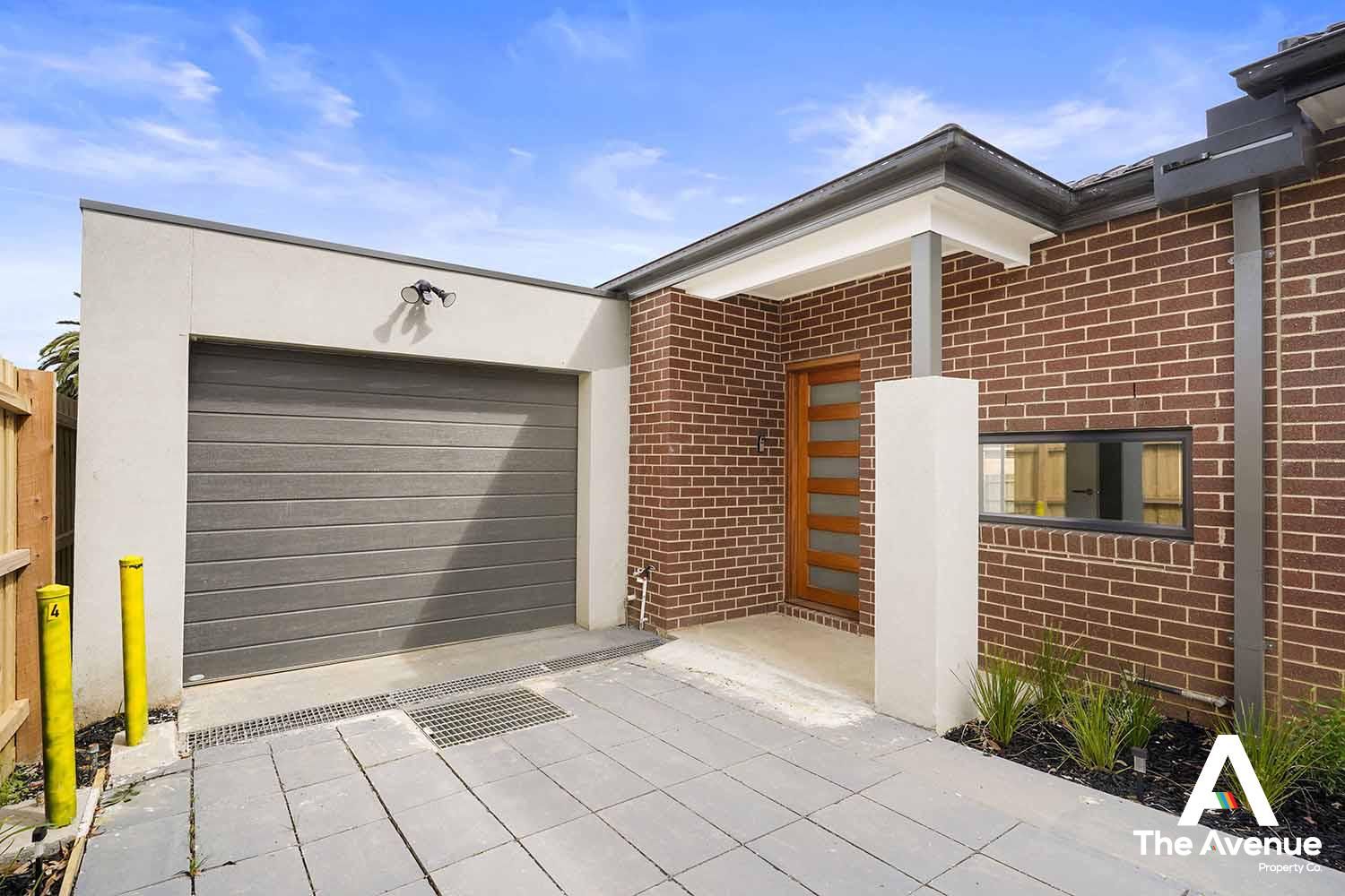 2 bedrooms Townhouse in 4/12 Stamford Crescent ROWVILLE VIC, 3178