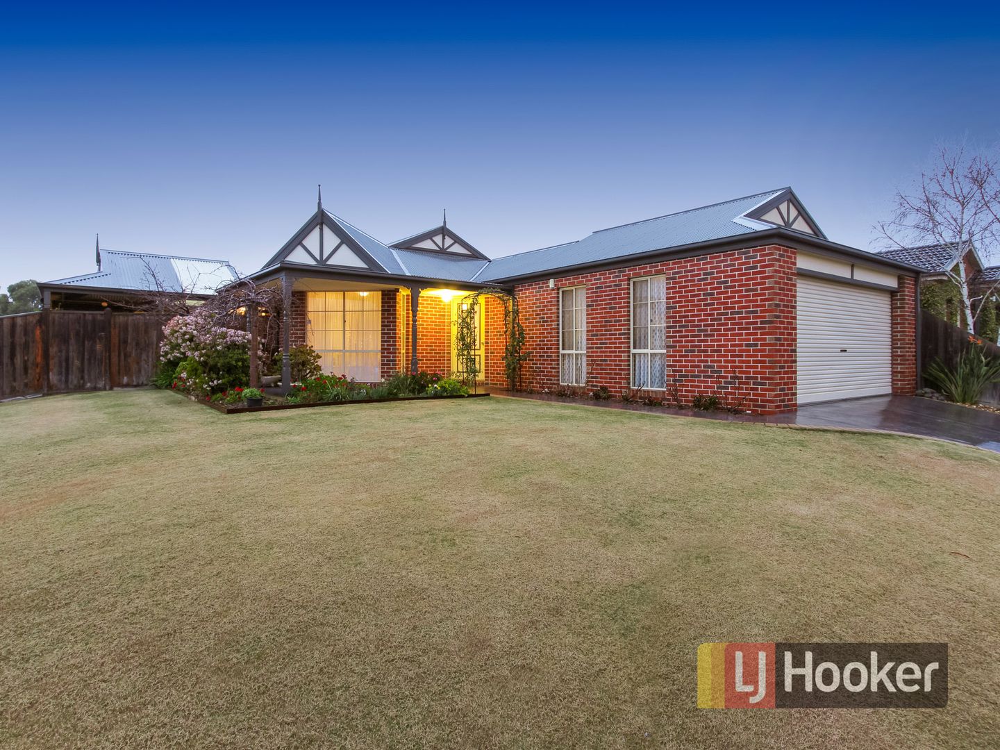 2 Bundoran Avenue, Cranbourne VIC 3977, Image 1