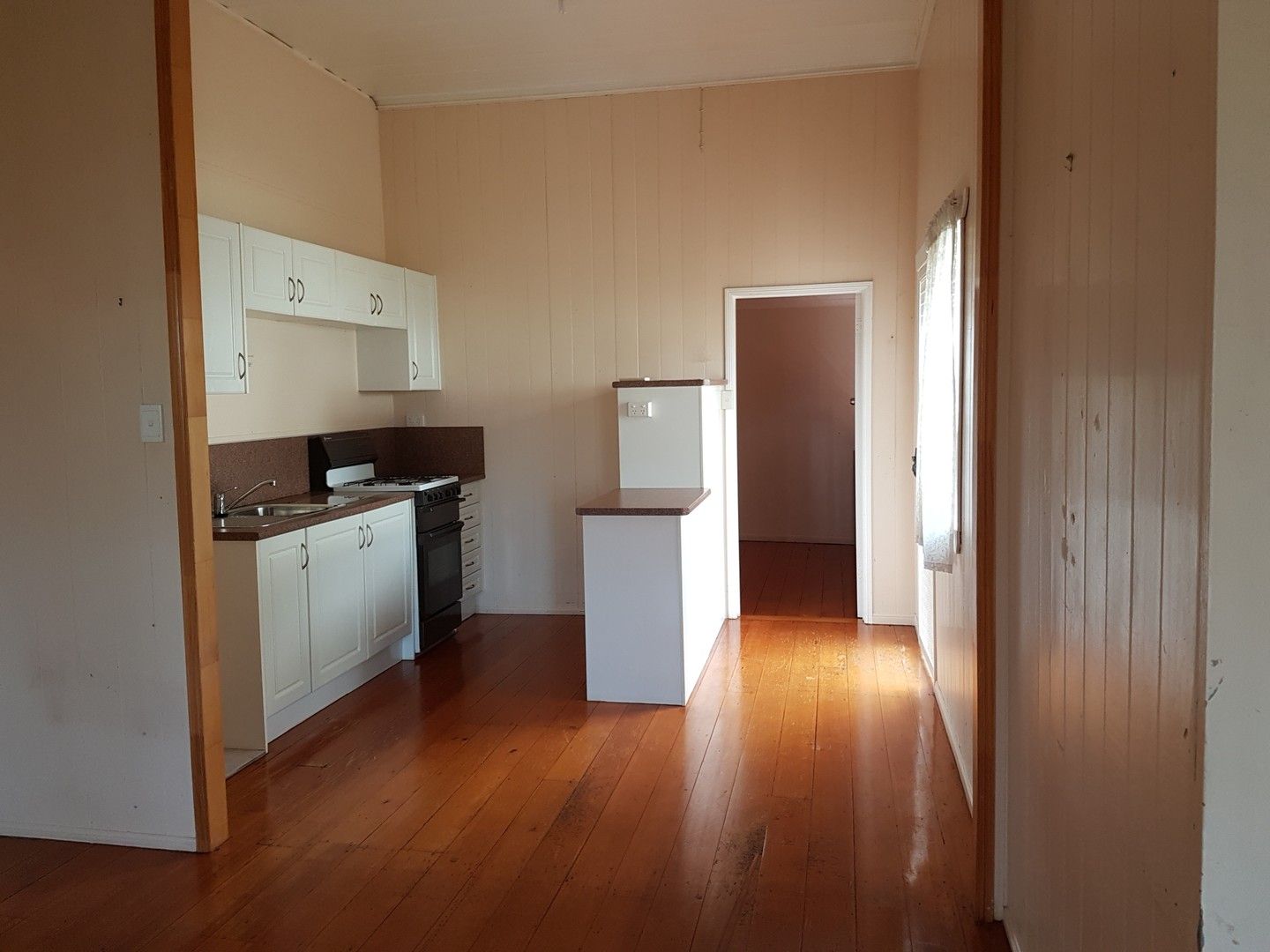 1 bedrooms Apartment / Unit / Flat in Unit 2/22 Fifth Ave SANDGATE QLD, 4017