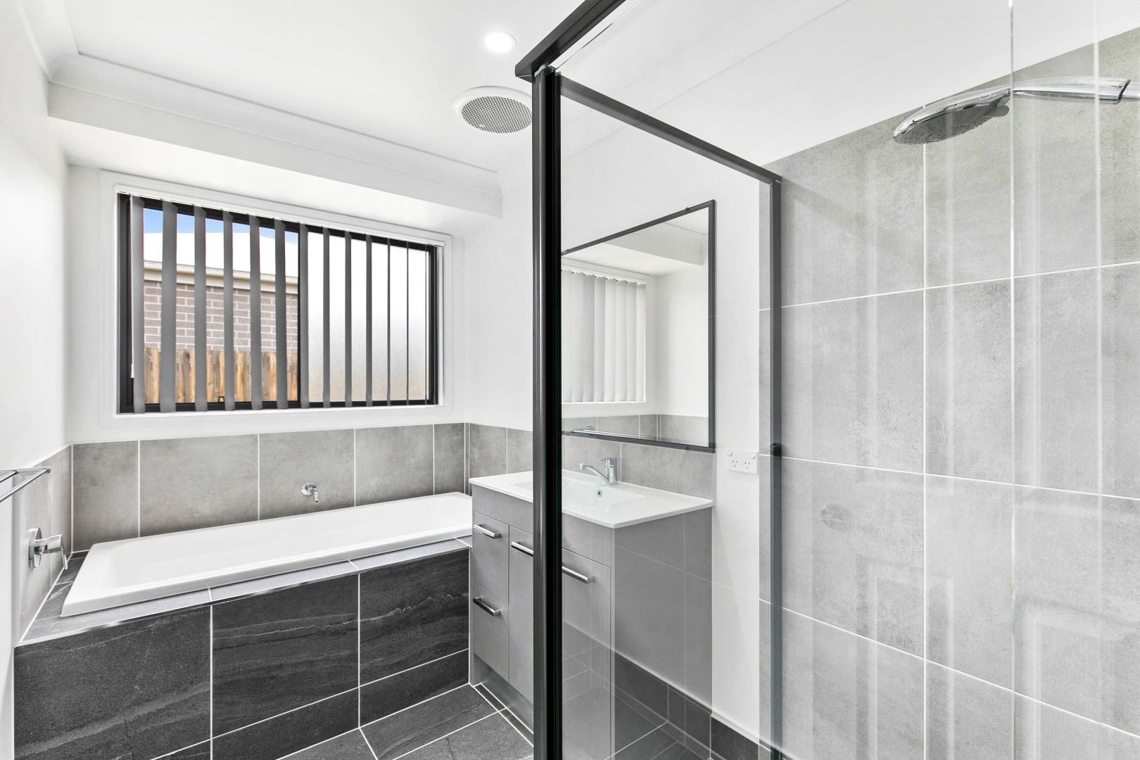 32 Sailaway Circuit, Eli Waters QLD 4655 House For Rent 600 Domain