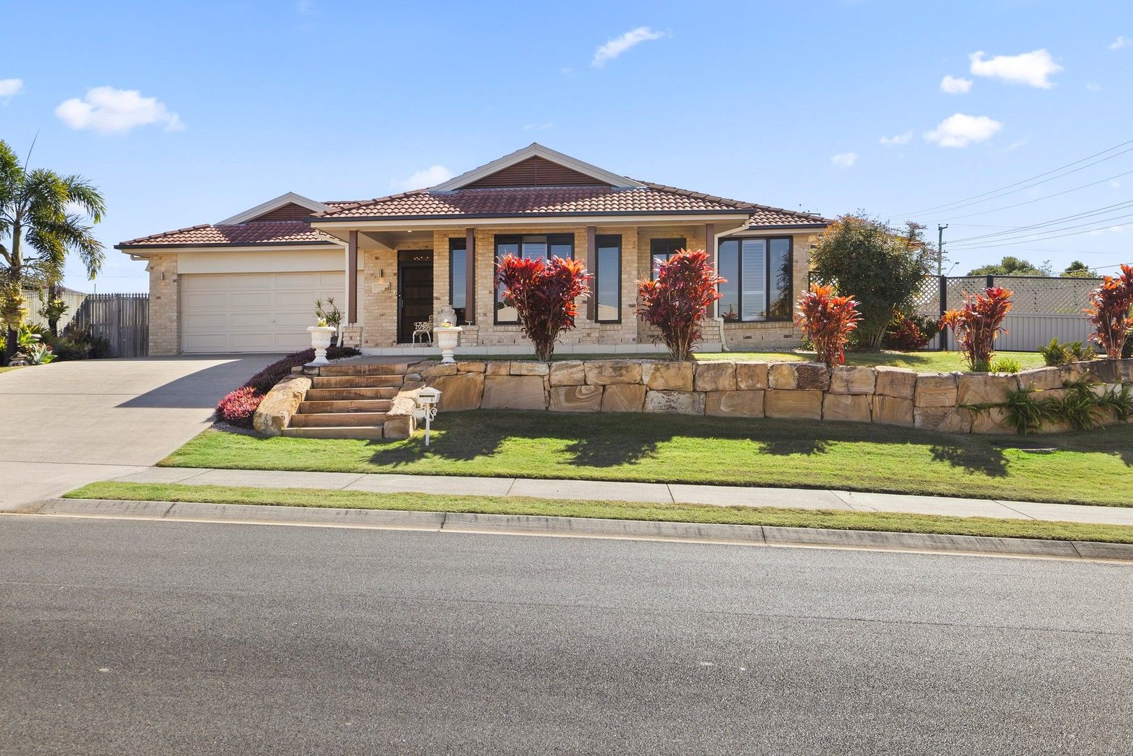 3 bedrooms House in 1 Mcqueen Court FLINDERS VIEW QLD, 4305