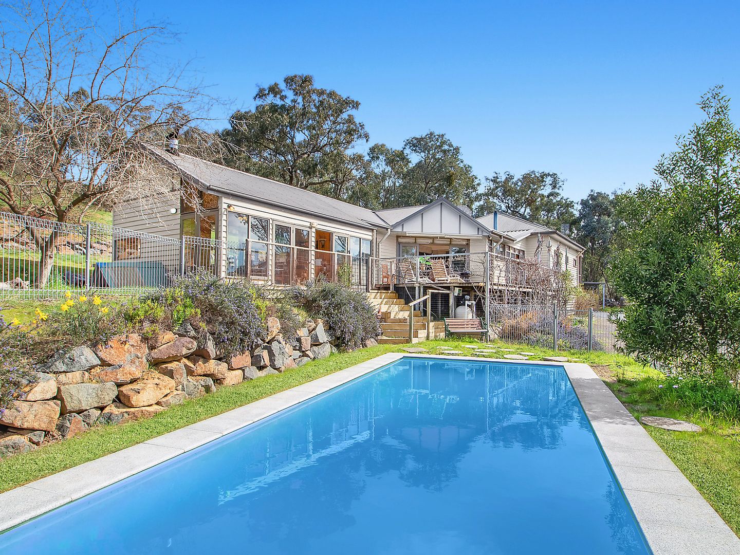 16 The Entrance , Mountain Bay VIC 3723