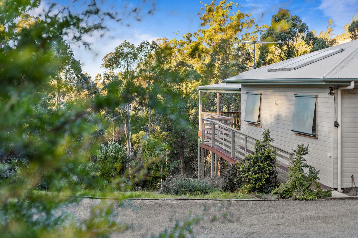 92 Forest Drive, Hampton QLD 4352