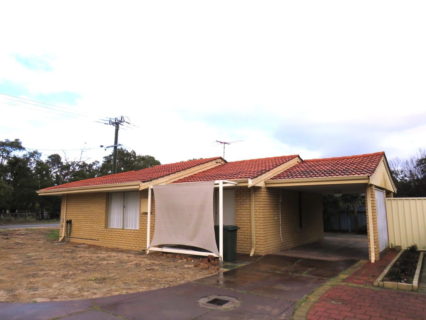 3 bedrooms House in 141A Hartfield Road FORRESTFIELD WA, 6058