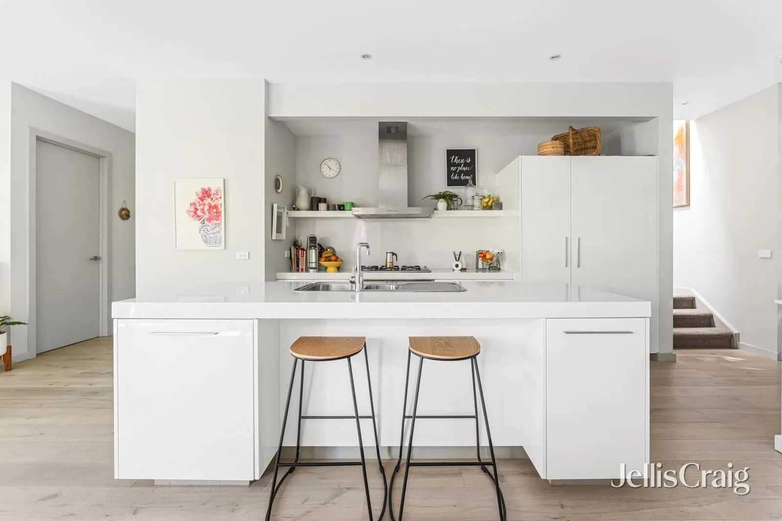 A Sophisticated Design Presenting Elegant Family Living - View 3