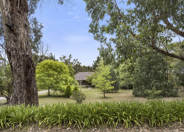 17 Cheniston Road, Mount Macedon VIC 3441