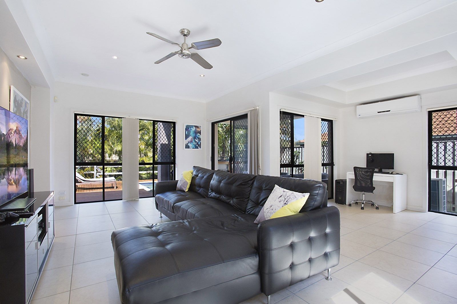 2/4 Murrayfield Place, Merrimac QLD 4226, Image 2