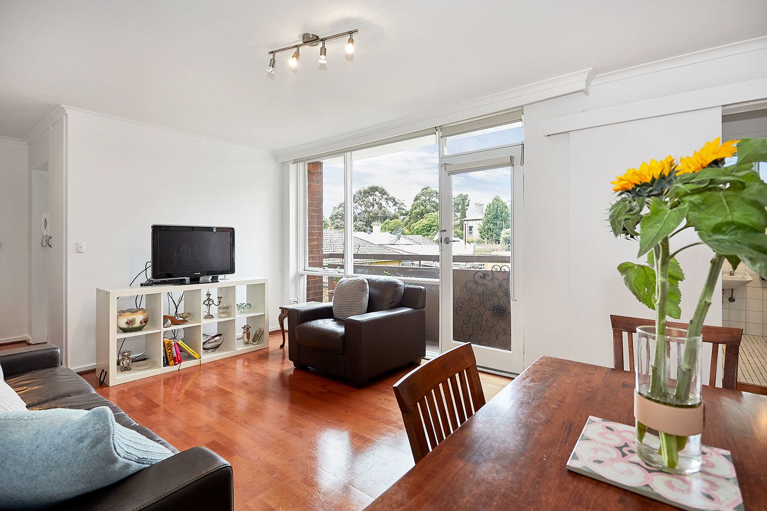 2 bedrooms Apartment / Unit / Flat in 12/7 Curran Street NORTH MELBOURNE VIC, 3051