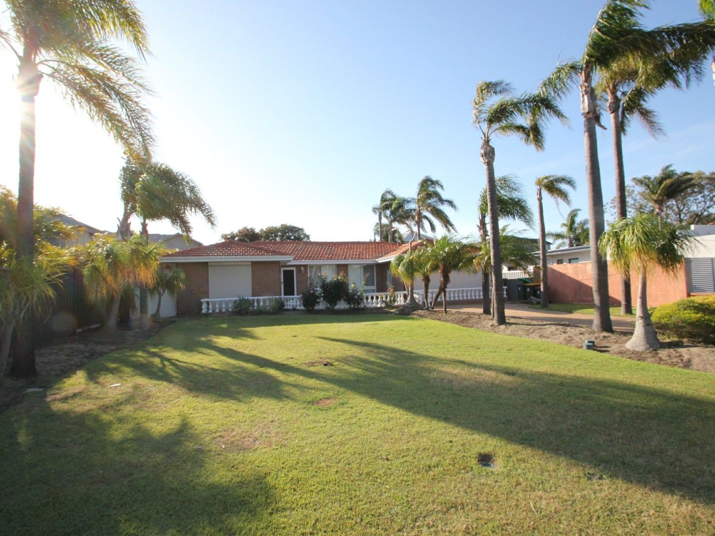 3 bedrooms House in 23 Burroughs Road KARRINYUP WA, 6018