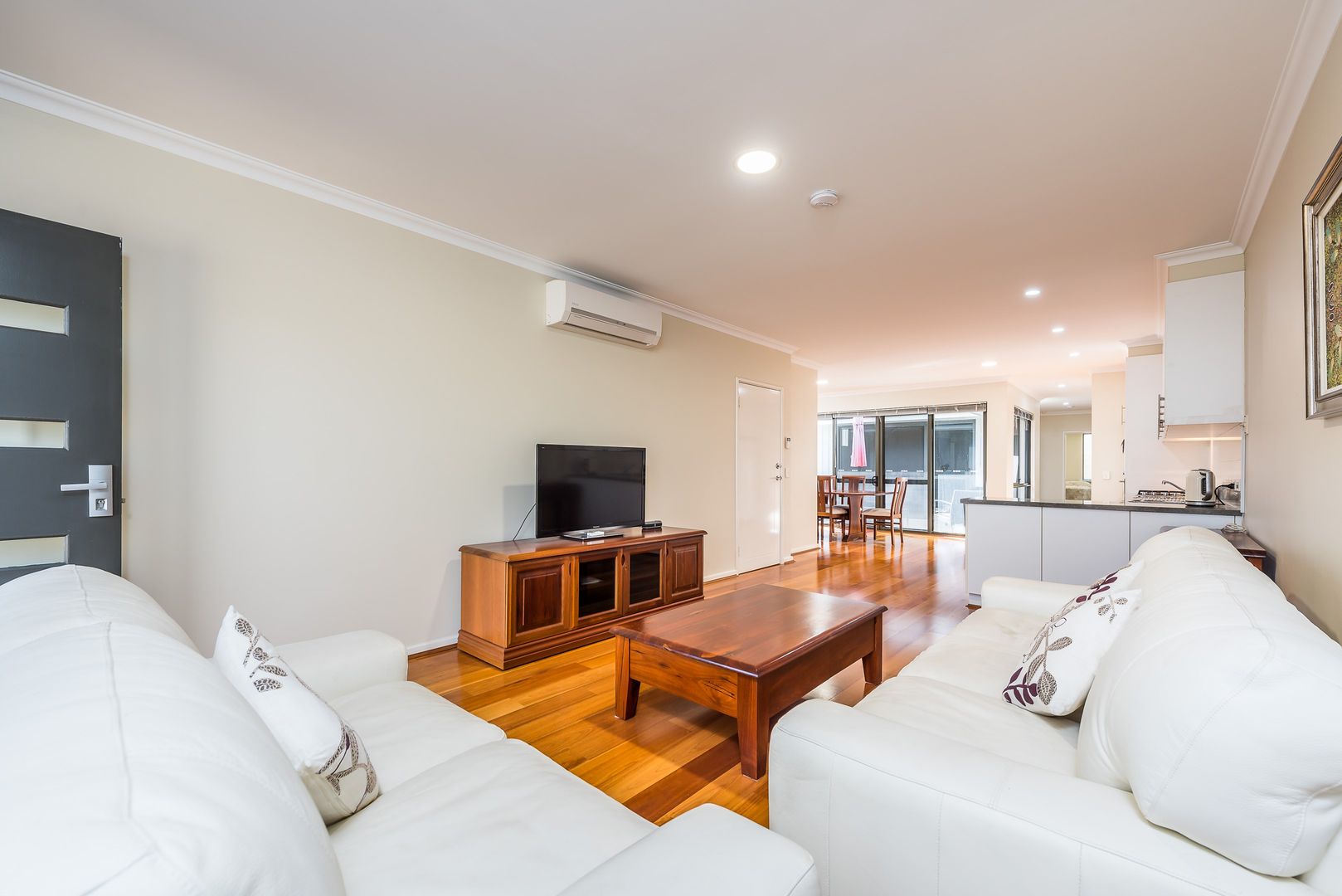 14 Pomarine Drive, Gwelup WA 6018, Image 2