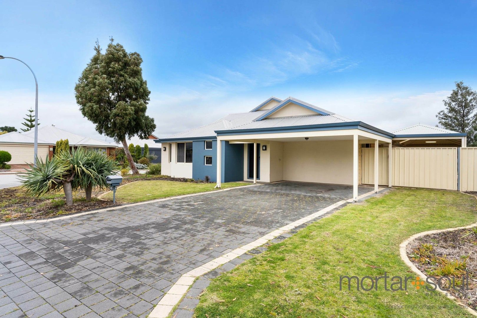 4 bedrooms House in 16 Heirisson Turn ELLENBROOK WA, 6069
