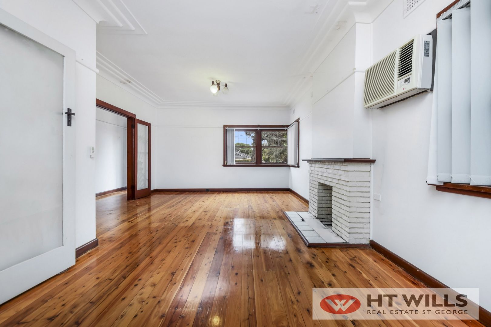 7 Barnards Avenue, Hurstville NSW 2220, Image 2