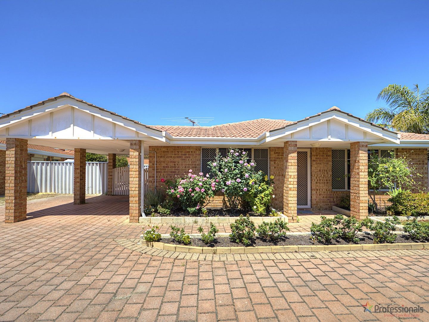 3 bedrooms Apartment / Unit / Flat in 7/6-10 Luton Close BALLAJURA WA, 6066